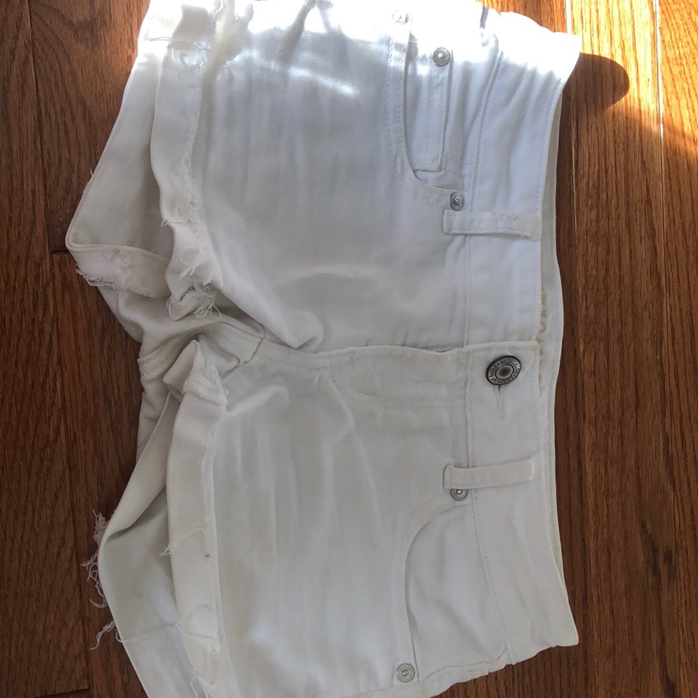 American eagle white shorts